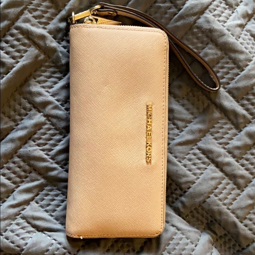 Michael Kors wristlet/ wallet